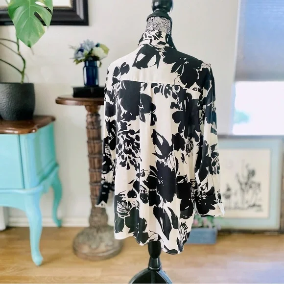 Zara Floral Print Button Down Silk Shirt in Ecru / Black Size M - Picture 7 of 16